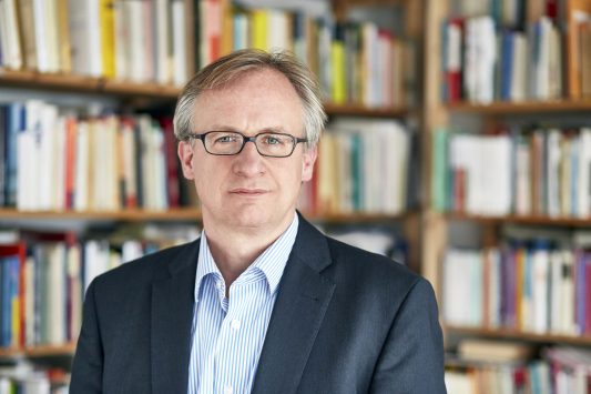 Albrecht von Lucke - sieht das strategische Kalkül hinter der Aufregung in der AfD. Er ist Politikwissenschaftler und Redakteur der "Blätter für deutsche und internationale Politik".