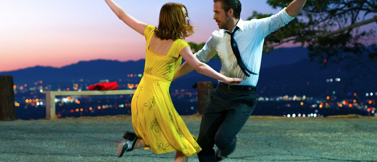 Das Musical „La La Land“ handelt von der Suche nach der großen Karriere in Hollywood. Mia (Emma Stone) und Sebastian (Ryan Gosling) tanzen sich mit viel Seele durch den Film. Foto: Studiocanal | Studiocanal