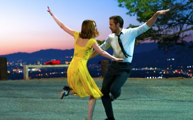 Das Musical „La La Land“ handelt von der Suche nach der großen Karriere in Hollywood. Mia (Emma Stone) und Sebastian (Ryan Gosling) tanzen sich mit viel Seele durch den Film. Foto: Studiocanal | Studiocanal