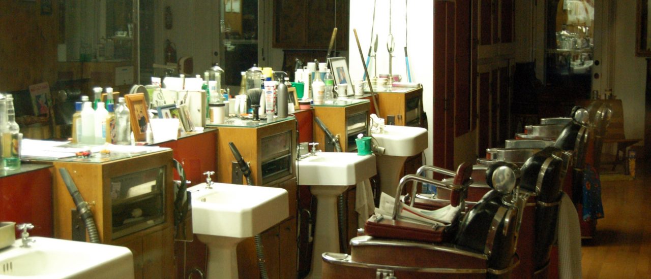 In manchen Branchen wie dem Friseurhandwerk ist der Mindestlohn erst später zur Pflicht geworden. Foto: Dom’s Barber Shop | CC BY 2.0 | Carl Lender/ flickr.com