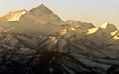Der Mount Everest im Himalaya-Gebirge. Wie hoch ist er tatsächlich? Foto: Tibet – Mount Everest/ credits: CC BY 2.0 | Göran Höglund (Kartläsarn) / flickr.com