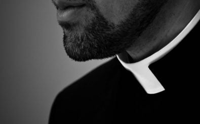 Eine Gruppe von elf Priestern fordert von der katholischen Kirche unter anderem die Abschaffung des Zölibats und die Zulassung von Frauen im Priesteramt. Foto: CC BY-SA 2.0 | Christiane Birr / flickr.com