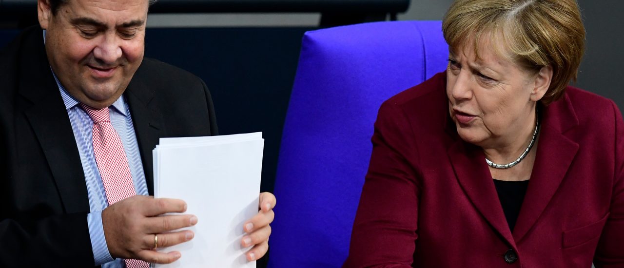 Der SPD-Bundesvorsitzende Sigmar Gabriel hat jetzt noch gut lachen. Bei der Bundestagswahl im September geht’s dann wieder gegen Angela Merkels CDU. Foto: | Tobias Schwarz / AFP