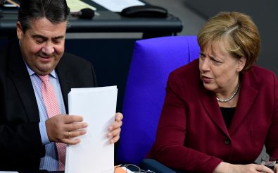 Der SPD-Bundesvorsitzende Sigmar Gabriel hat jetzt noch gut lachen. Bei der Bundestagswahl im September geht’s dann wieder gegen Angela Merkels CDU. Foto: | Tobias Schwarz / AFP