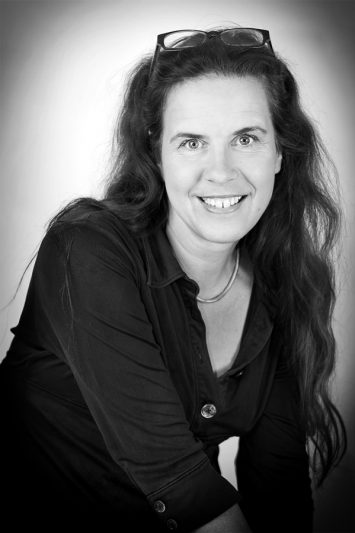 Prof. Ulrike Nägele - hält die Professur für künstlerisch-konzeptionelle Modedarstellung und Inszenierung an der AMD München.