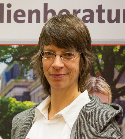 Bettina Niebuhr - arbeitet als Studienberaterin an der Universität Hamburg und organisiert dort die Schreibnacht mit.