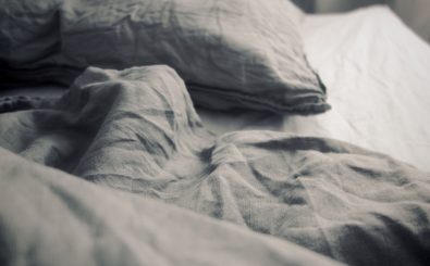 Wer an einer Schlafstörung leidet, ist oftmals froh, überhaupt zur Ruhe zu kommen. Foto: bed linen CC BY-SA 2.0 | Maria Morri / flickr.com