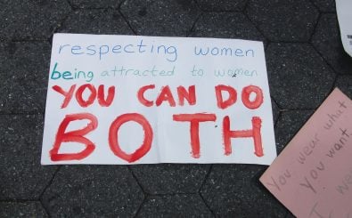 Es gibt auch männliche Feministen. Foto: „Respecting women, being attracted to women — you can do both“ | CC BY 2.0 | Peter / flickr.com