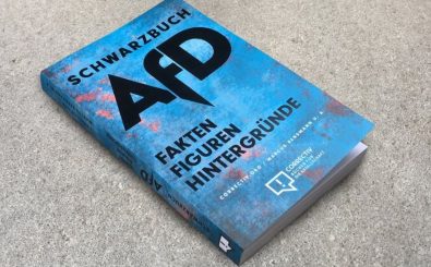 Correctiv hat das Buch „Schwarzbuch AfD“ herausgebracht. Foto: Correctiv