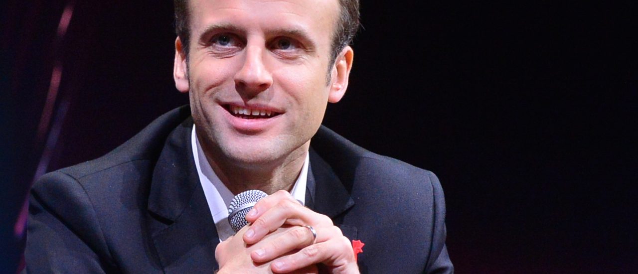 Kann sich auf die Schulter klopfen: Emmanuel Macron hat den ersten Wahlgang in Frankreich für sich entscheiden können. Foto: LEWEB 2014 – CONFERENCE – LEWEB TRENDS – IN CONVERSATION WITH EMMANUEL MACRON (FRENCH MINISTER FOR ECONOMY INDUSTRY AND DIGITAL AFFAIRS) – PULLMAN STAGE | CC BY 2.0 | LEWEB / flickr.com