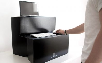 Das „Stehaufmännchen“ soll die bezahlbare Alternative zum höhenverstellbaren Schreibtisch sein. Foto: © Stehaufmaennchen.eu