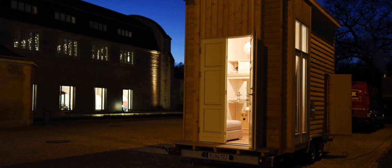 Das Tiny100: ein Tiny House  mitten in Berlin. 6,4 Quadratmeter für 100 Euro Miete. Foto: © Tiny University