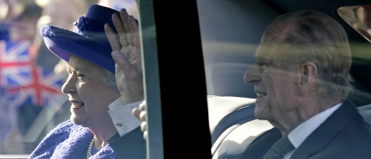 Ganz bequem auf dem Rücksitz. Hier könnte Prinz Philip gefahrlos einnicken – wäre aber nicht so spannend. Foto: AFP | Leon Neal