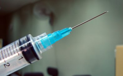 Die Liquid Biopsy ist ein neues Verfahren der Krebsdiagnose – eines, in das viele Hoffnungen gelegt werden. Foto: Syringe 5 With Drops | CC BY 2.0 | ZaldyImg / flickr.com