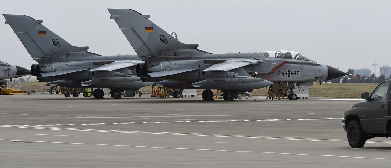 Noch stehen die deutschen Tornados auf dem Luftwaffenstützpunkt in Incirlik. Foto: Tobias Schwarz | AFP