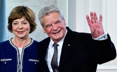 Joachim Gauck und seine langjährige Lebensgefährtin Daniela Schadt. Foto: Tobias Schwarz | AFP