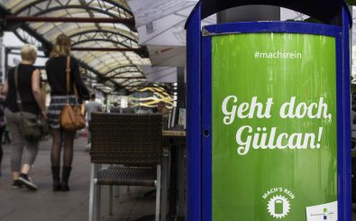 Neben „Geht doch, Gülcan!“ steht auch „Mach et, Mehmet!“ auf den Mülleimern in Duisburg. Foto: | Kaiserberg Kommunikation GmbH
