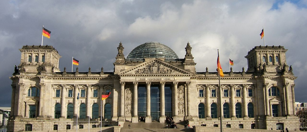 Vor dem Reichstag werden täglich tausende Touristenfotos gemacht. Foto: Reichstag | CC BY 2.0 | Jessica Spengler | flickr.com