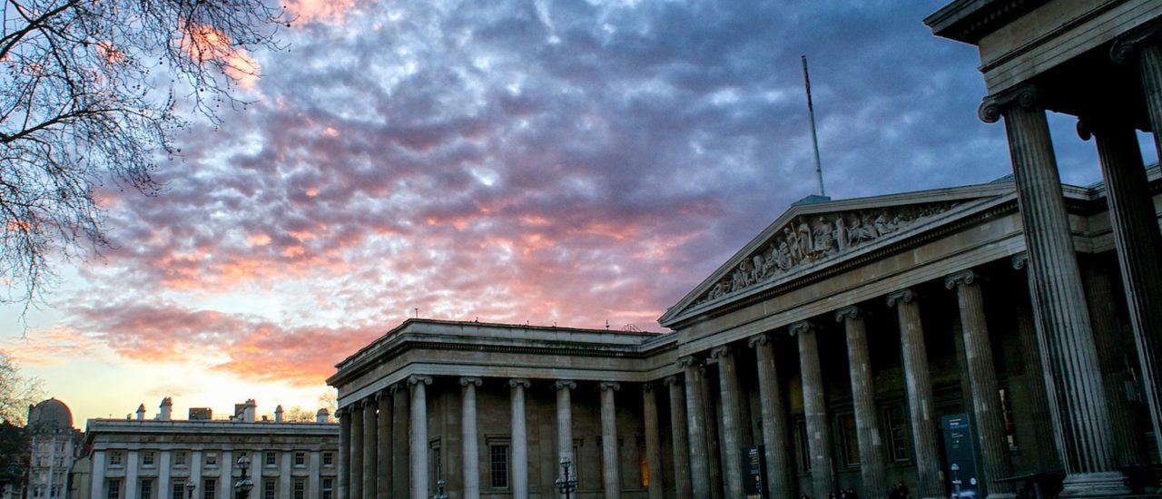 Das British Museum hat schon vor 2001 keinen Eintritt genommen und zieht jedes Jahr viele Besucher an. Foto: British Museum at sunset | CC BY 2.0 | Paul Hudson/ flickr