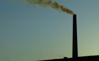 Der Ausstoß von CO2 ist ein globales Problem. Maßnahmen und Ideen für den Klimaschutz kommen aber oft aus den Regionen. Foto: Big Alberta CC BY-SA 2.0 | Gabriel Legaré / flickr.com