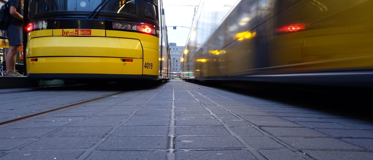 Die Tram in Berlin. Bisher muss man vor dem Mitfahren ein Ticket lösen. Foto: CC BY-SA 2.0 | Pascal Volk | flickr.com