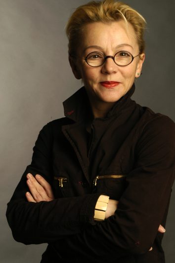 Birgit Scherzer - ist freischaffende Choreografin und Ballettdirektorin.