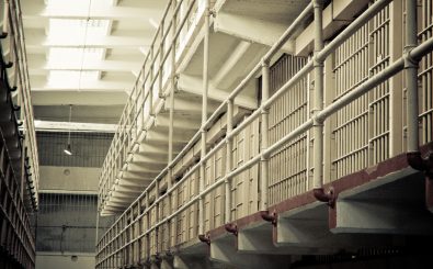 Wer zu Unrecht im Gefängnis war, wird nur mangelhaft entschädigt. Foto: Alcatraz / Florian Plag / flickr.com / CC BY 2.0