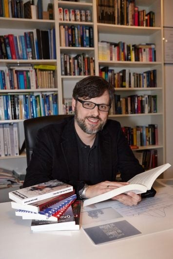 Sebastian Bartoschek - ist Journalist und Psychologe und forscht auch zu Verschwörungstheorien. Foto: Christine Ruthenfranz