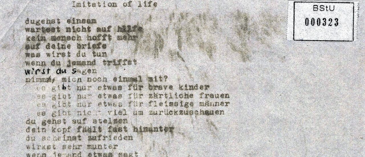 Ein Songtext der Band „Fehlfarben“. Was die Stasi nicht wusste: Die Band stammte aus Düsseldorf. Foto: Christian Appl / BStU