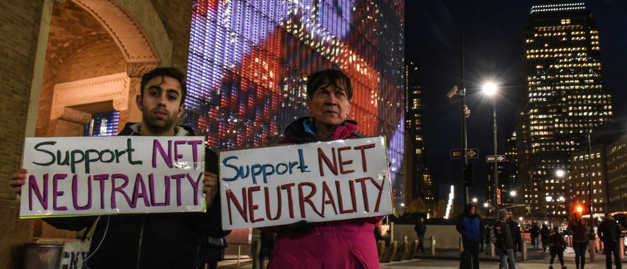 Aktivisten in New York protestieren für Netzneutralität. Foto: Stephanie Keith | Getty Images North America | AFP
