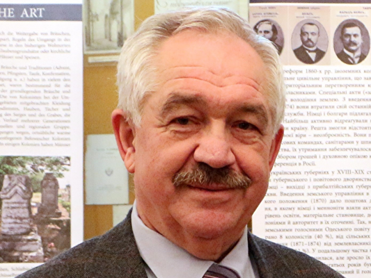 Alfred Eisfeld - ist ein russlanddeutscher Historiker und beschäftigt sich seit Jahrzehnten mit dem Thema Spätaussiedler.