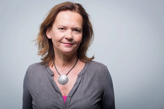 Jutta Rippegahter - beschäftigt sich als Journalistin der Frankfurter Rundschau mit Fluglärm