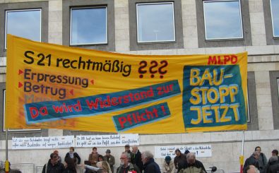 Seit 2009 finden regelmäßig die Montagsdemonstrationen gegen das Bauprojekt Stuttgart 21 statt. Foto: Baustopp jetzt! | CC BY-ND 2.0 | DIE LINKE. Landesverband Baden-Württemberg | flickr