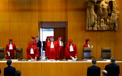 Jeder Senat des Bundesverfassungsgerichts hat acht Richter, die über wichtige Fälle entscheiden. Foto: Kai Pfaffenbach | AFP