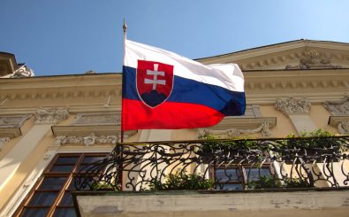 In der Slowakei gilt Korruption als eines der größten politischen Probleme. Foto: Thomas Quine / flickr.com / Slovak flag / CC BY 2.0