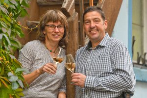 Sandra Holl und ihr Mann Andreas Hattemer vom Weingut Kronenhof in Gau-Algesheim 