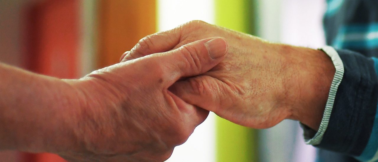 Die Initiative „Herbsthelfer“ will in Bremen älteren Menschen den Zugang  zum gesellschaftlichen Leben erleichtern.