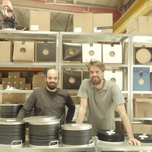 Max Gössler und Alex Terboven  - sind die Inhaber des Vinyl-Presswerks intakt! und Verfechter der Schallplatte.