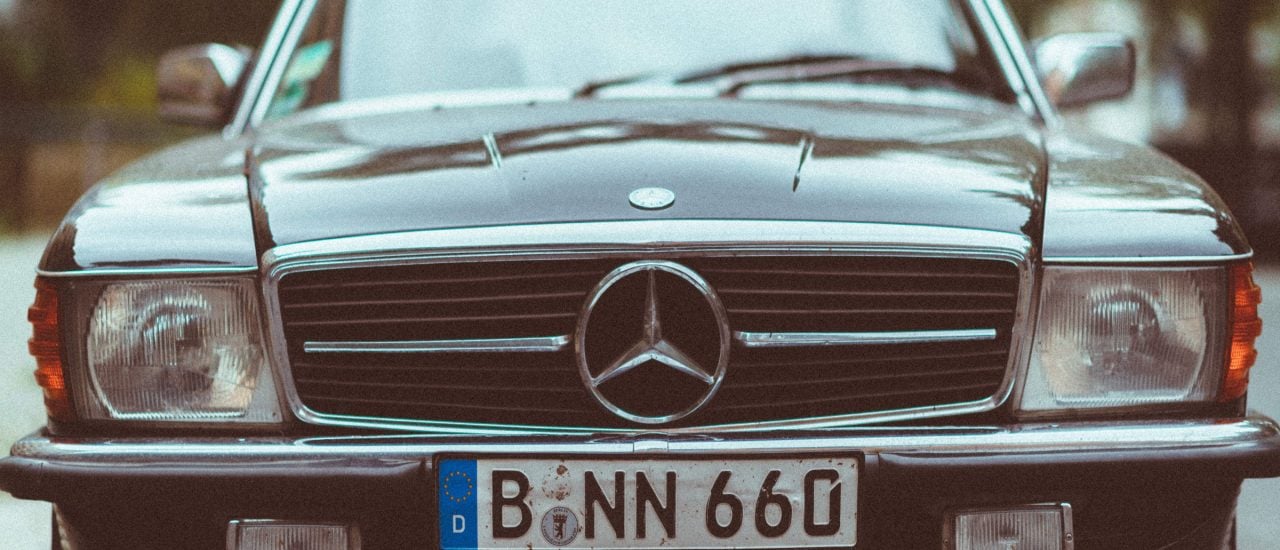 Mercedes-Fahrzeuge sind nach wie vor beliebte Oldtimer. Foto: Roman Kraft / Unsplash.com