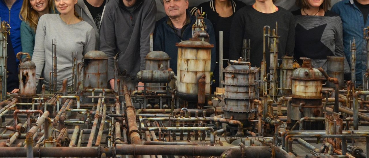 Simon Weisse und sein Team haben für „Isle of Dogs“ eine verlassene Raffinerie gebaut. Foto: Atelier Simon Weisse | Fox Searchlight