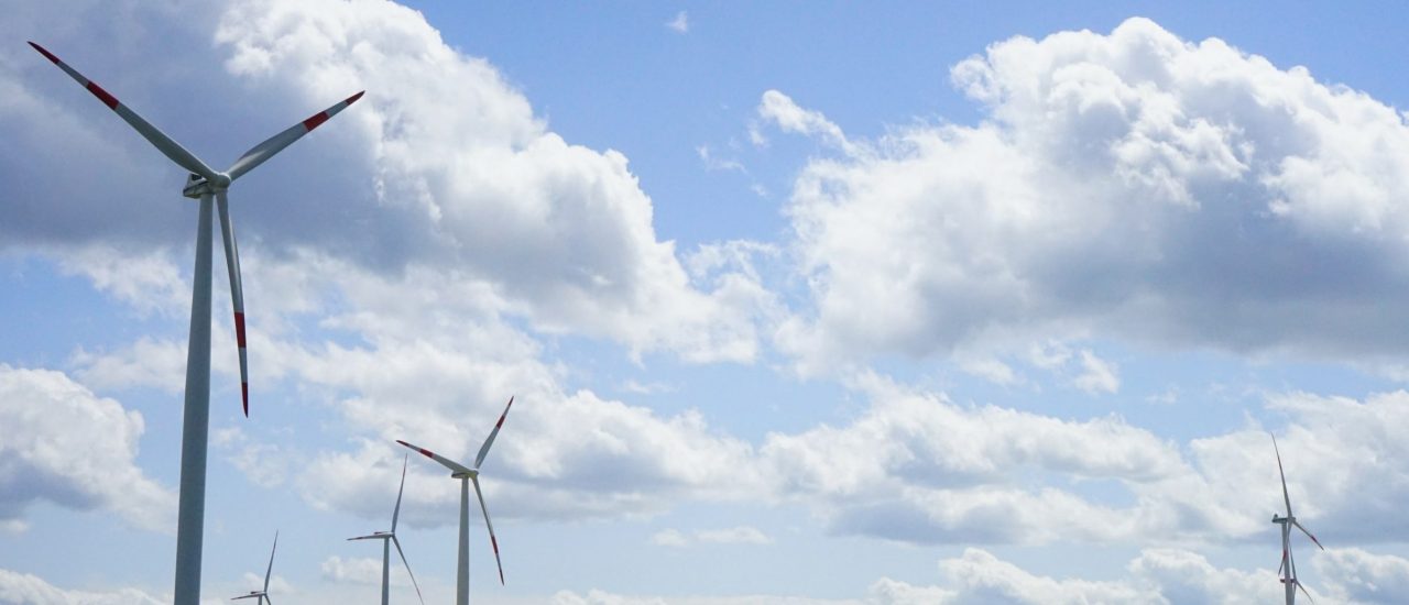 Aus Windenergie Wasserstoff herstellen? So könnte der Strom, zumindest in Zukunft, effizienter gespeichert werden. Foto: Merten Waage | detektor.fm