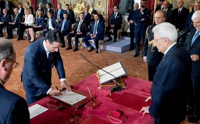 In Rom wurde am Freitag der neue italienische Regierungschef Conte vereidigt. Bild: AFP | Italian Presidency Press Office