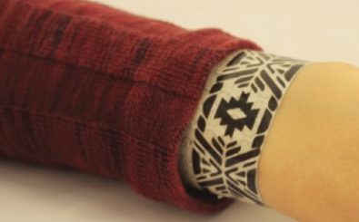Die Sensoren können individuell designt werden, sodass sie auch ein schönes Armband abgeben können. Foto: Human Computer Interaction |Universität des Saarlandes