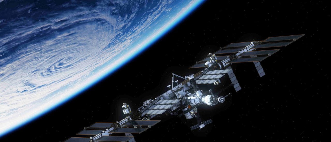 Mit bloßem Auge die ISS am Himmel sehen? Der richtige Moment ist entscheidend. Foto: 3dsculptor | shutterstock.com