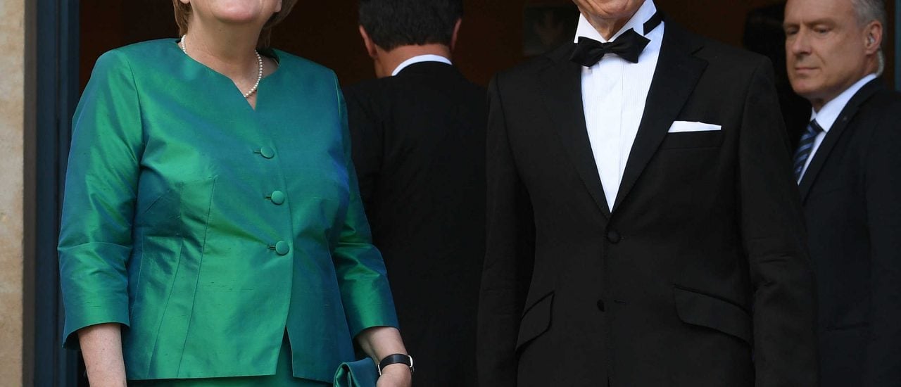 Angela Merkel und Ehemann Joachim Sauer sehen in Bayreuth doch eigentlich ganz glücklich aus. Foto: Christof Stache | AFP