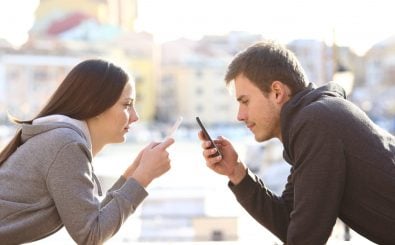 Kann digitale Kommunikation hilfreich für Paare sein? Foto: Antonio Guillem |shutterstock.com