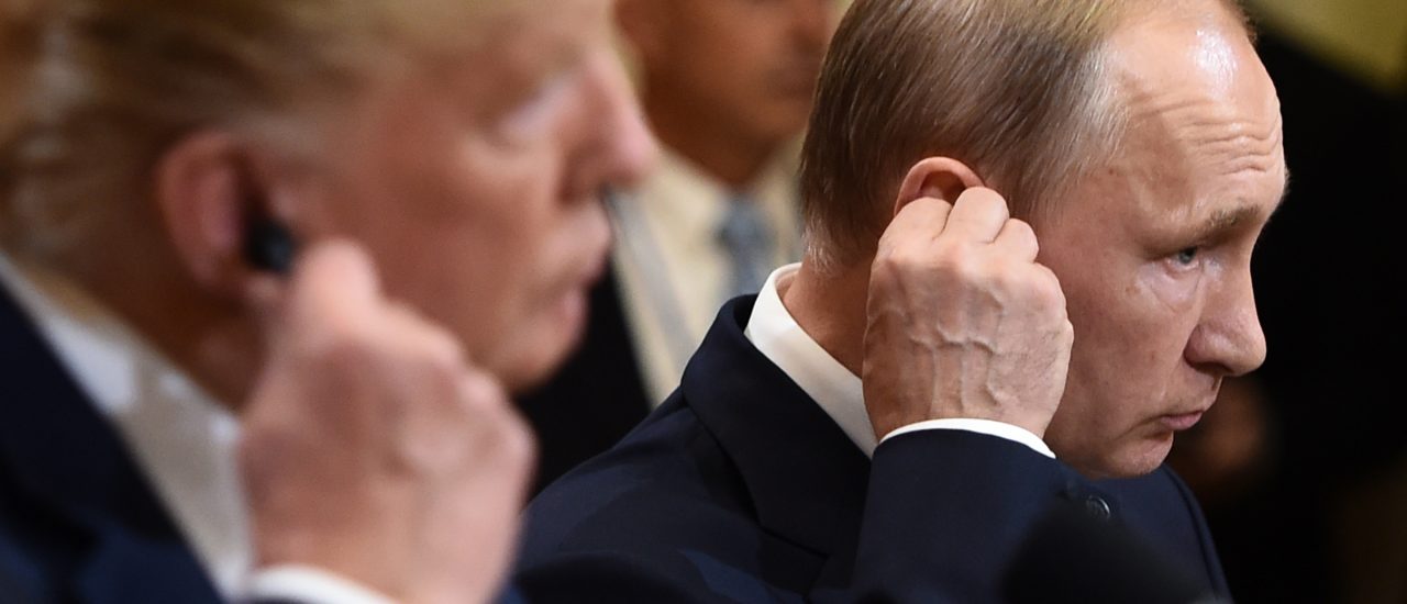 Trump und Putin auf der Pressekonferenz zu ihrem Gipfeltreffen in Helsinki. Foto: Brendan Smialowksi | AFP