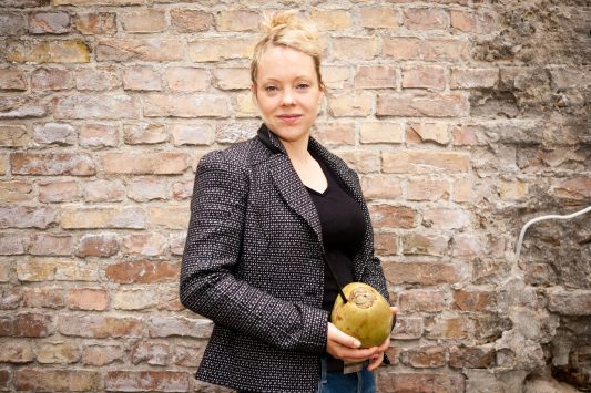 Josefine Staats - vertreibt seit zehn Jahren Produkte aus Kokosnüssen.