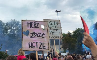 „Herz statt Hetze“: Im Sinne der Demonstrationen gegen rechte Aufmärsche findet in Chemnitz ein großes Konzert statt. Foto: Isabel Woop | detektor.fm