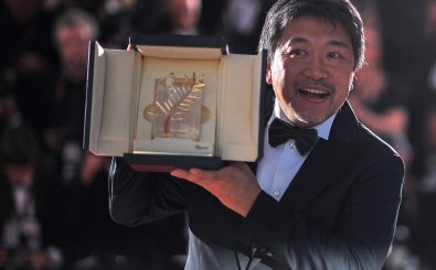 Mit „Shoplifters“ hat Hirokazu Koreeda in Cannes die Palme d’Or gewonnen. Jetzt läuft sein Film bei der Filmkunstmesse. Foto: Loic Venance | AFP